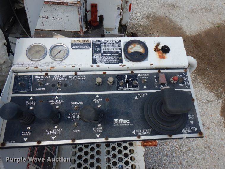 image for item FN9307 1996 Altec D4060 digger derrick bed