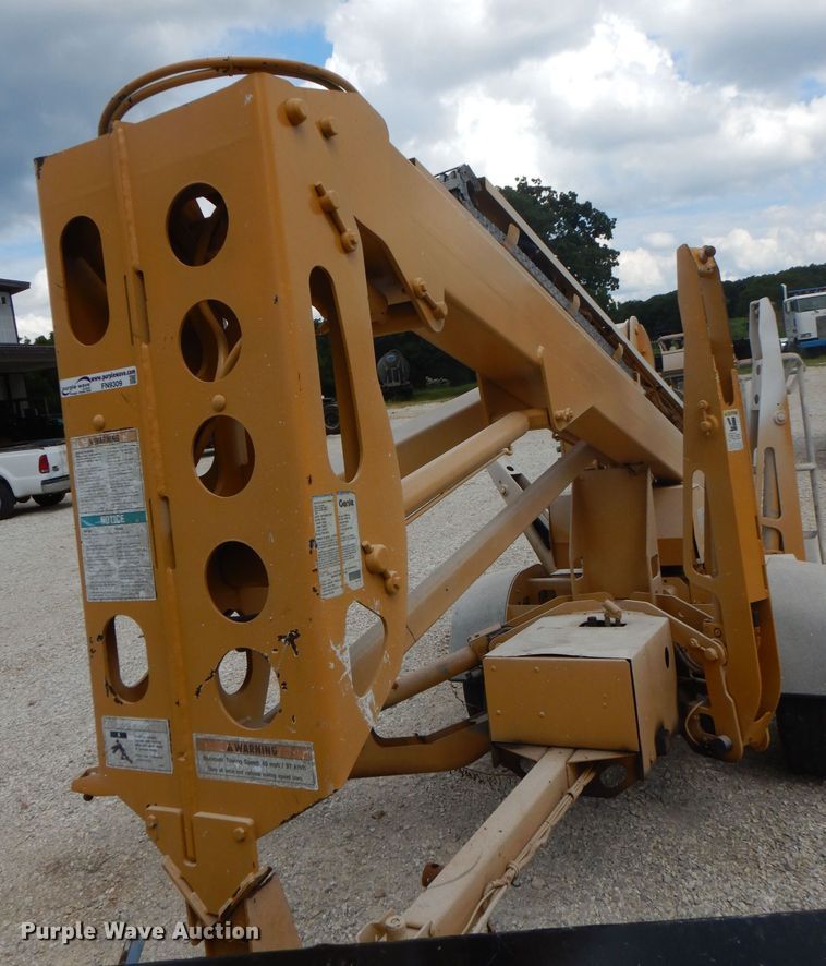 image for item FN9309 2005 Genie TZ34  boom lift