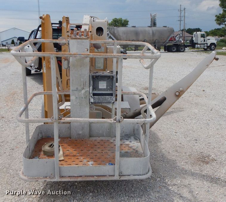 image for item FN9309 2005 Genie TZ34  boom lift