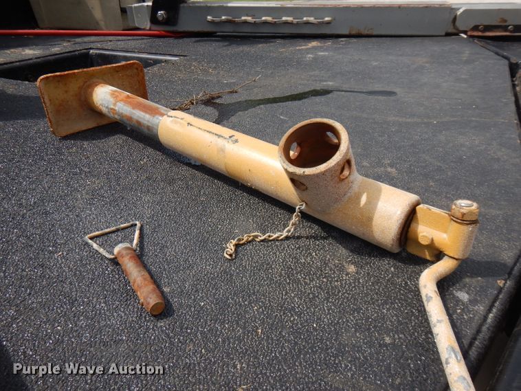 image for item FN9309 2005 Genie TZ34  boom lift