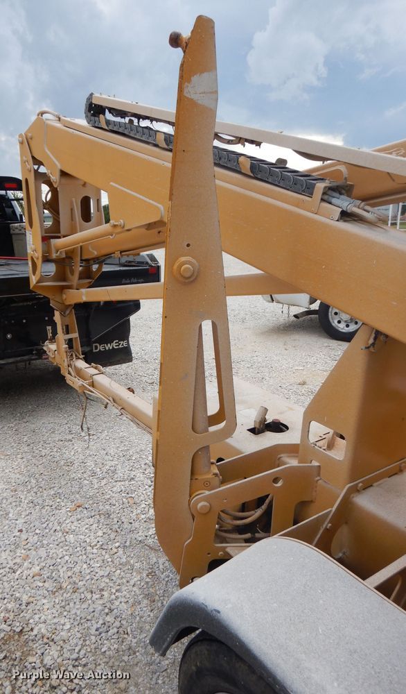 image for item FN9309 2005 Genie TZ34  boom lift