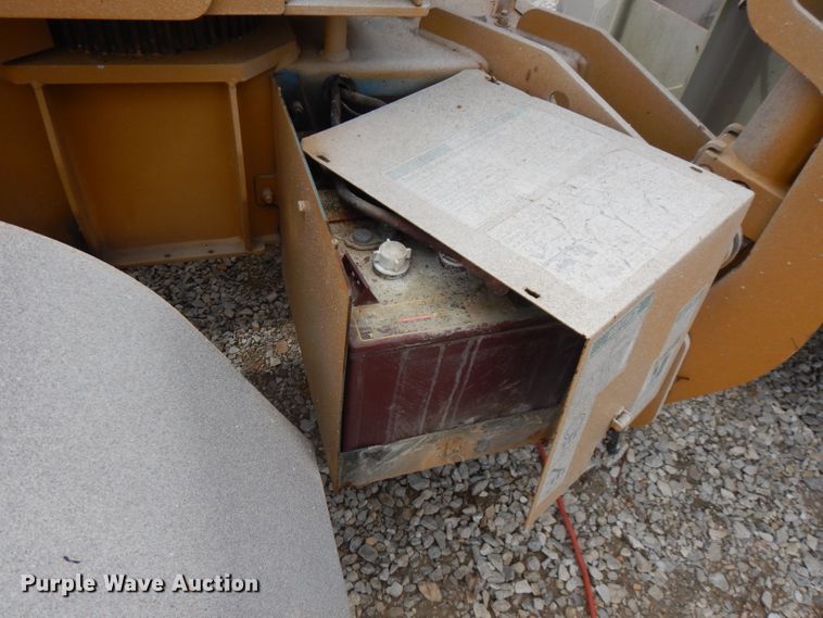 image for item FN9309 2005 Genie TZ34  boom lift