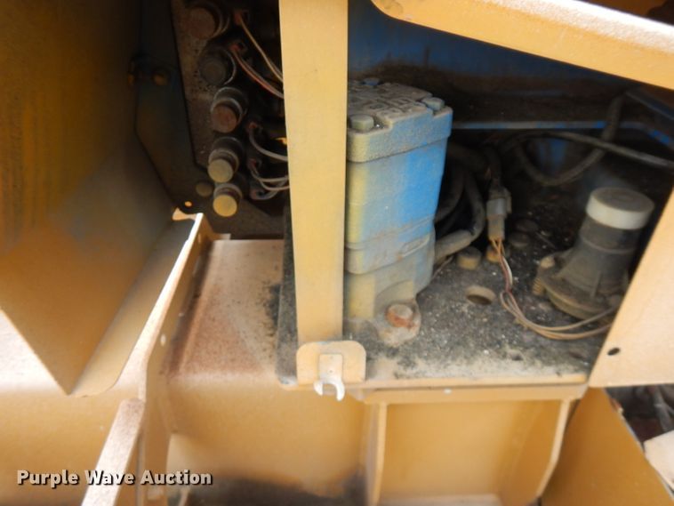 image for item FN9309 2005 Genie TZ34  boom lift