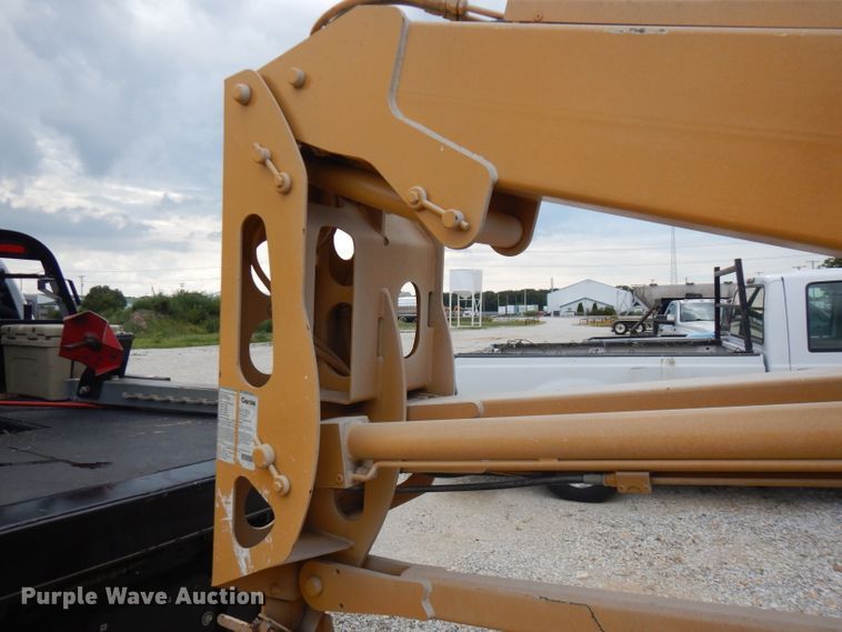 image for item FN9309 2005 Genie TZ34  boom lift