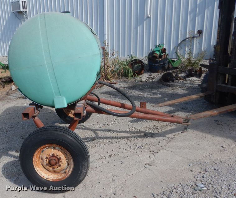 image for item FT9001 300 gallon poly nurse tank