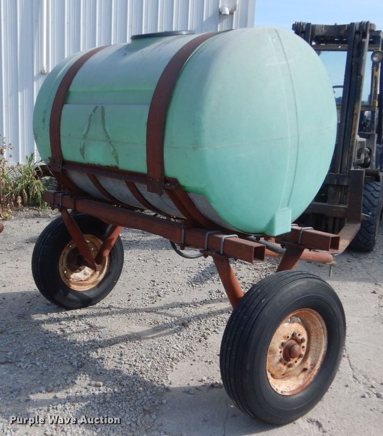 image for item FT9001 300 gallon poly nurse tank