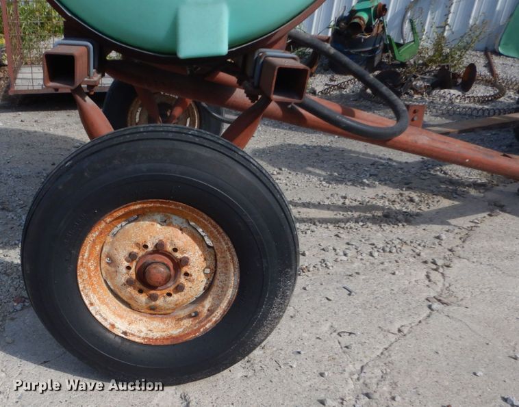 image for item FT9001 300 gallon poly nurse tank