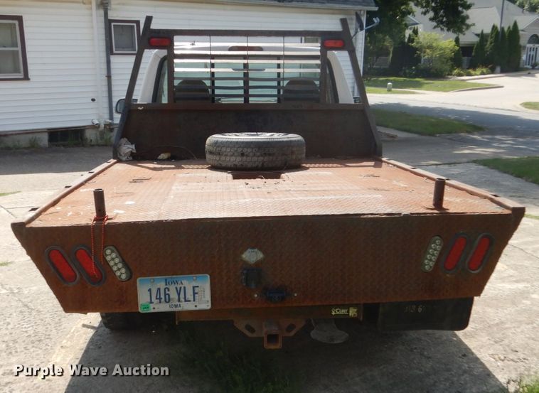 image for item FT9003 1996 Ford F150  flatbed pickup truck