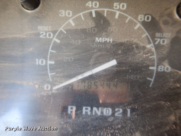 image for item FT9003 1996 Ford F150  flatbed pickup truck