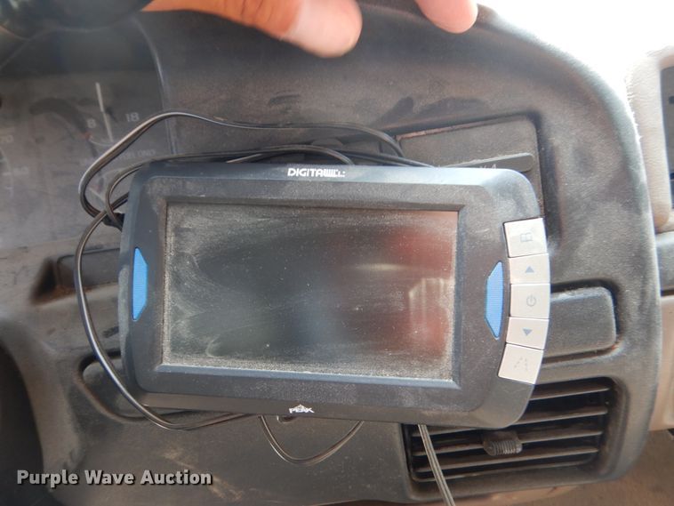 image for item FT9003 1996 Ford F150  flatbed pickup truck