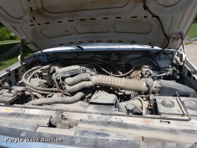 image for item FT9003 1996 Ford F150  flatbed pickup truck