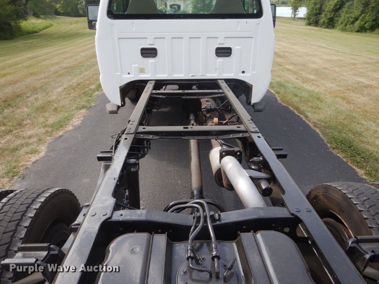image for item FT9025 2008 Ford F550 Super Duty  truck cab and chassis
