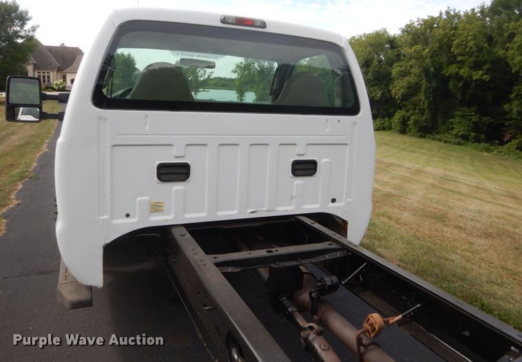 image for item FT9025 2008 Ford F550 Super Duty  truck cab and chassis