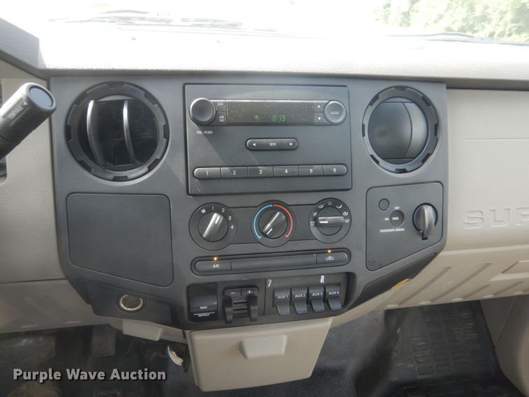 image for item FT9025 2008 Ford F550 Super Duty  truck cab and chassis