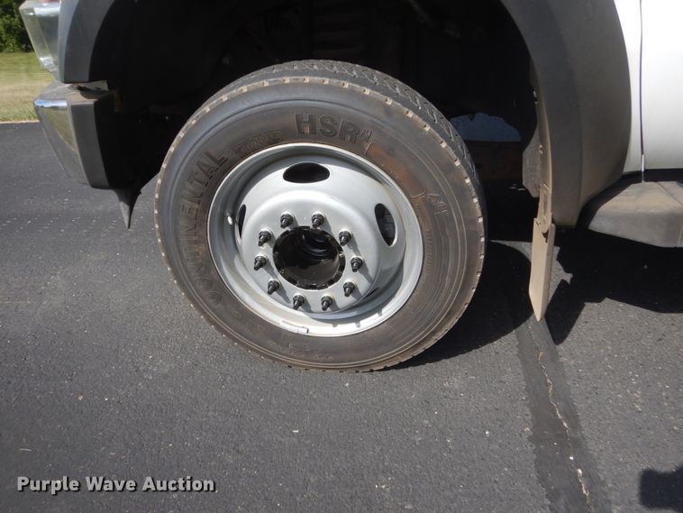 image for item FT9025 2008 Ford F550 Super Duty  truck cab and chassis