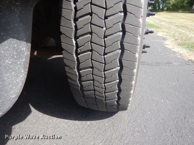 image for item FT9025 2008 Ford F550 Super Duty  truck cab and chassis