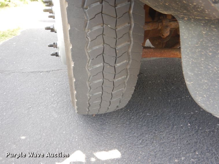 image for item FT9025 2008 Ford F550 Super Duty  truck cab and chassis