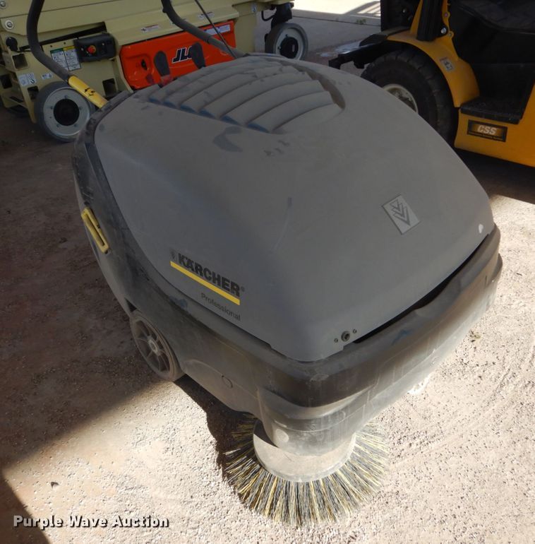 image for item FT9082 Karcher floor sweeper