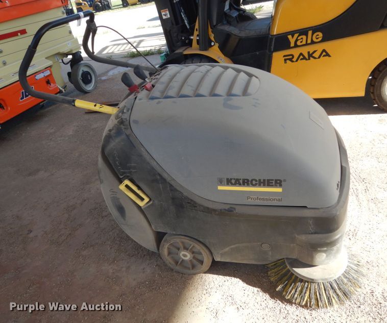 image for item FT9082 Karcher floor sweeper