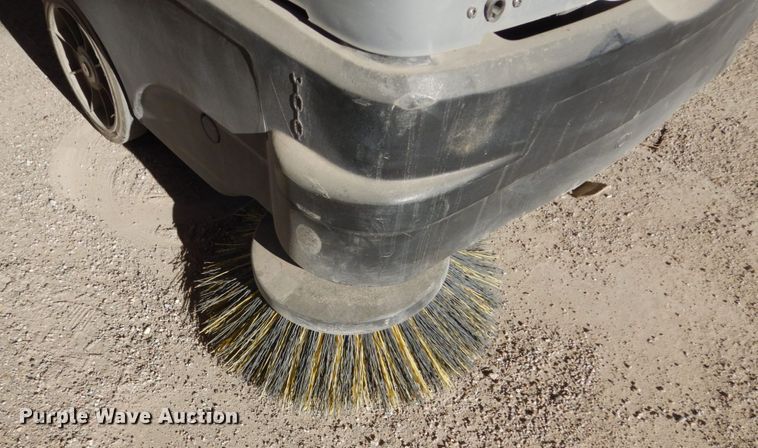 image for item FT9082 Karcher floor sweeper