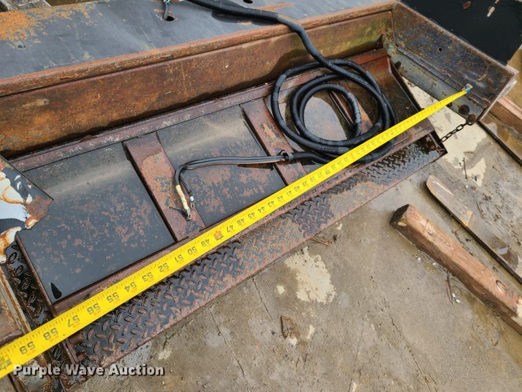 image for item FX9531 Tommy Gate 60 end gate lift