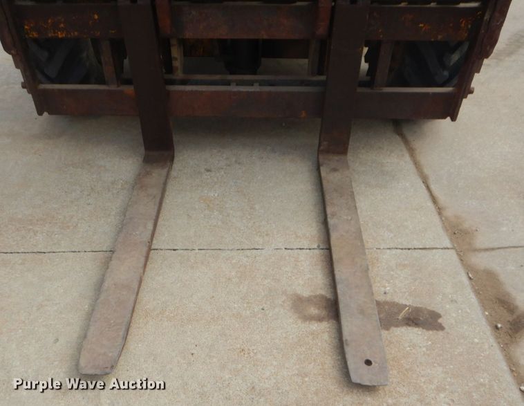 image for item GD9126 Hyster 194A forklift