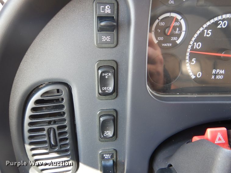 image for item GM9092 2010 Freightliner M2 106  box truck