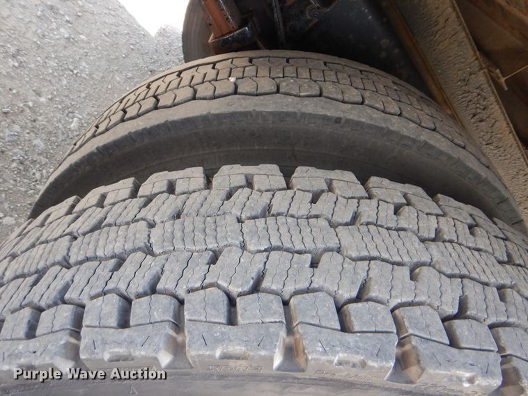 image for item GM9092 2010 Freightliner M2 106  box truck