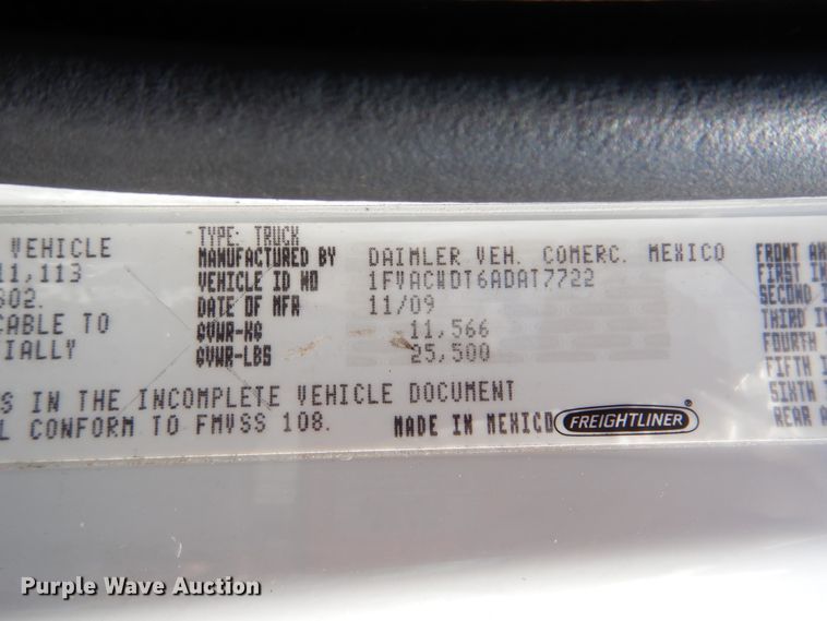 image for item GM9092 2010 Freightliner M2 106  box truck