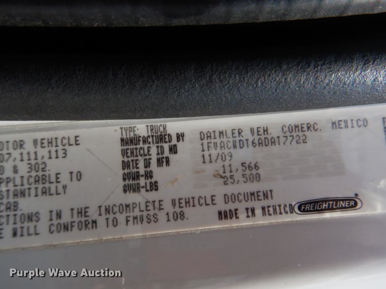 image for item GM9092 2010 Freightliner M2 106  box truck