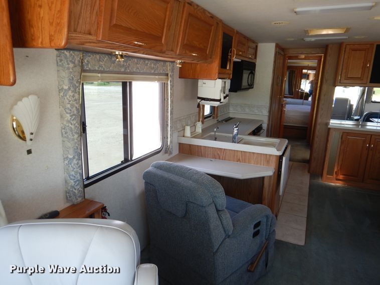 image for item GM9098 2001 Spartan Marlin  RV