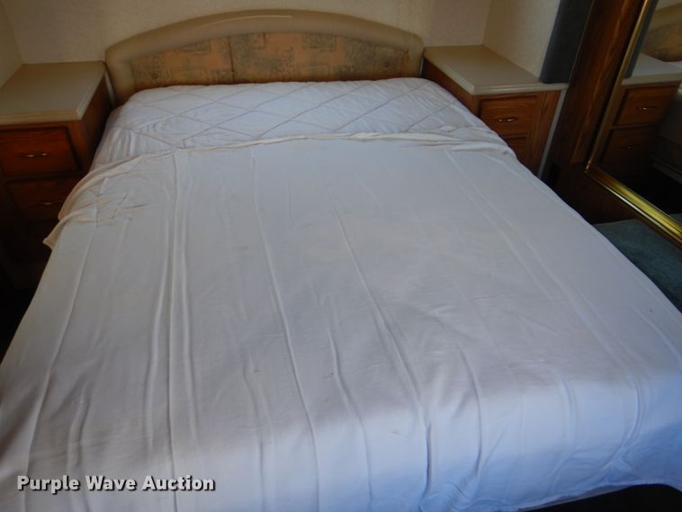 image for item GM9098 2001 Spartan Marlin  RV