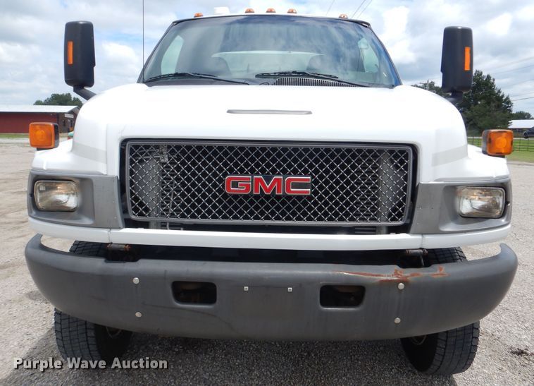 image for item GM9107 2008 GMC C5500  utility truck with crane