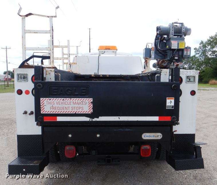 image for item GM9107 2008 GMC C5500  utility truck with crane