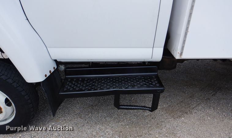 image for item GM9107 2008 GMC C5500  utility truck with crane