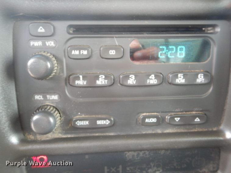 image for item GM9107 2008 GMC C5500  utility truck with crane