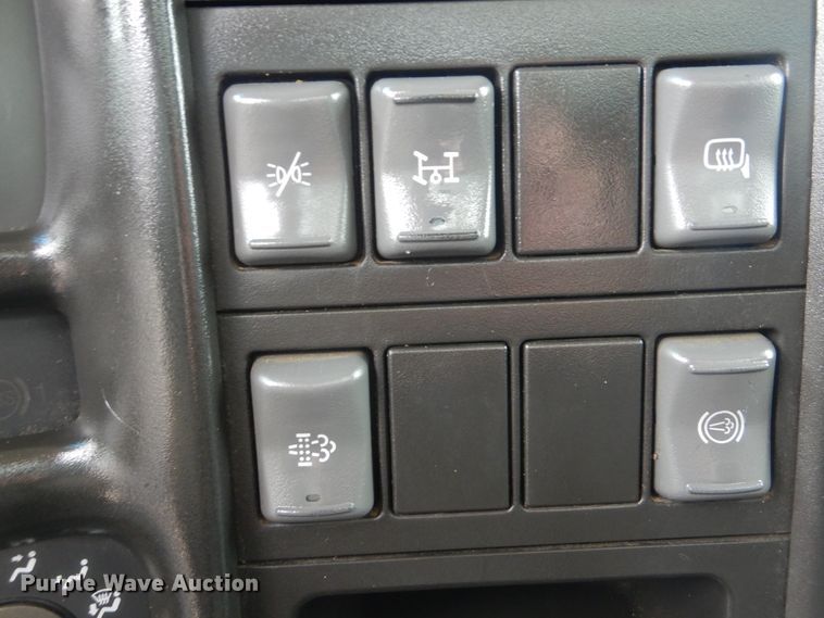 image for item GM9107 2008 GMC C5500  utility truck with crane