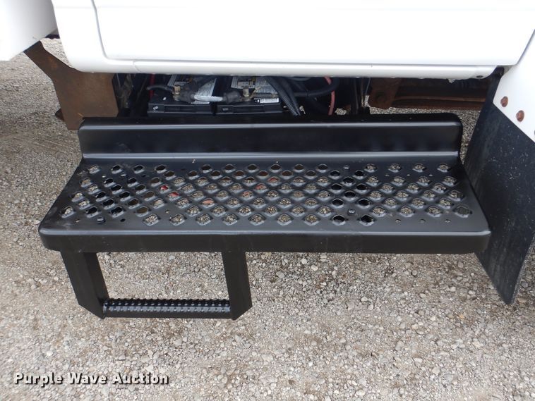 image for item GM9107 2008 GMC C5500  utility truck with crane