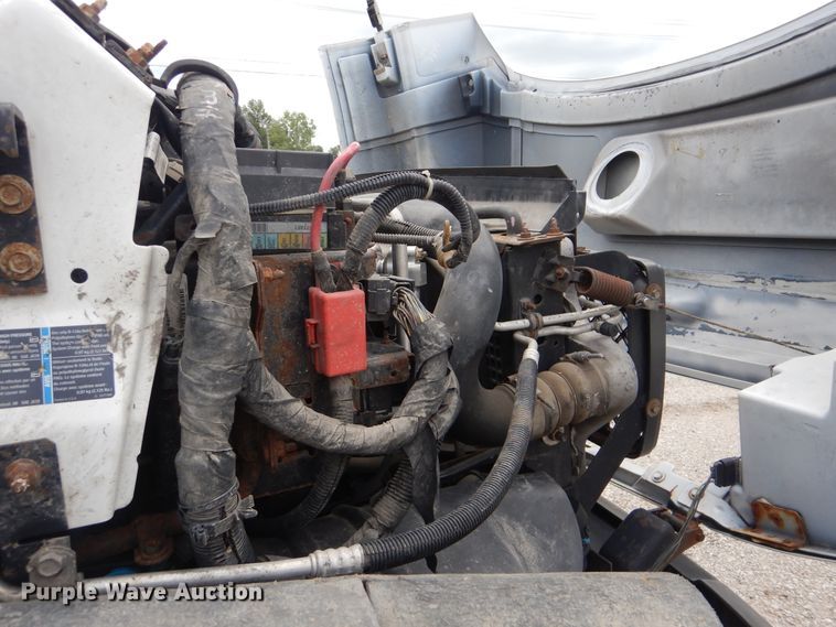 image for item GM9107 2008 GMC C5500  utility truck with crane