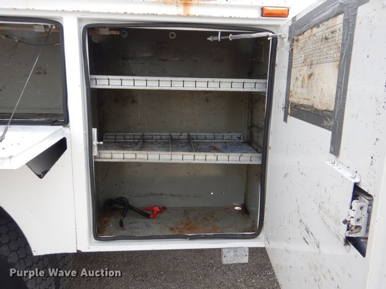 image for item GM9107 2008 GMC C5500  utility truck with crane