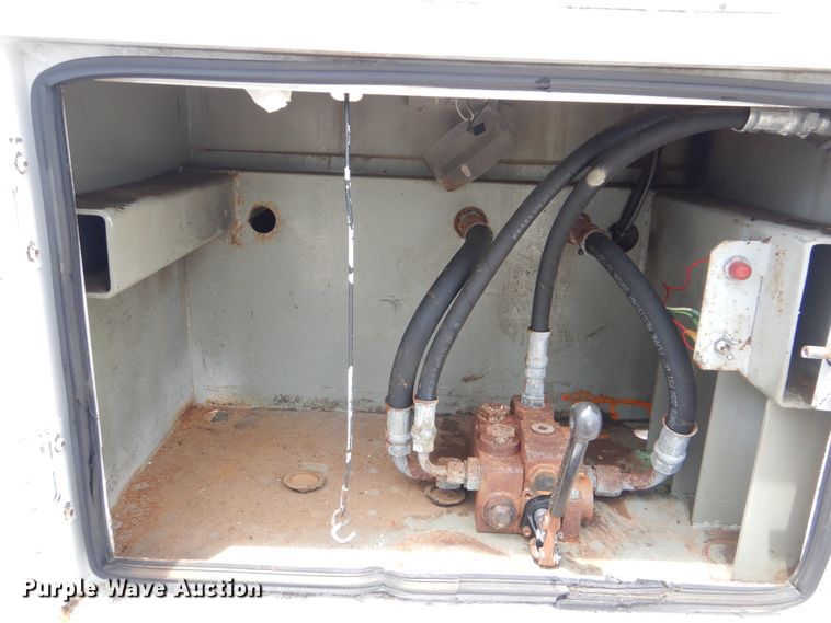 image for item GM9107 2008 GMC C5500  utility truck with crane