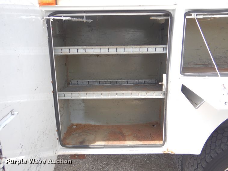 image for item GM9107 2008 GMC C5500  utility truck with crane