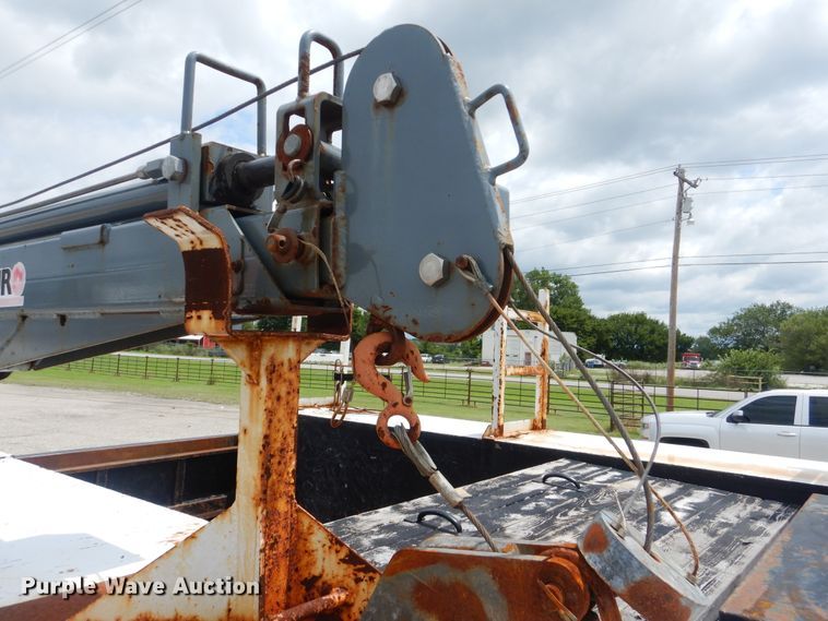 image for item GM9107 2008 GMC C5500  utility truck with crane