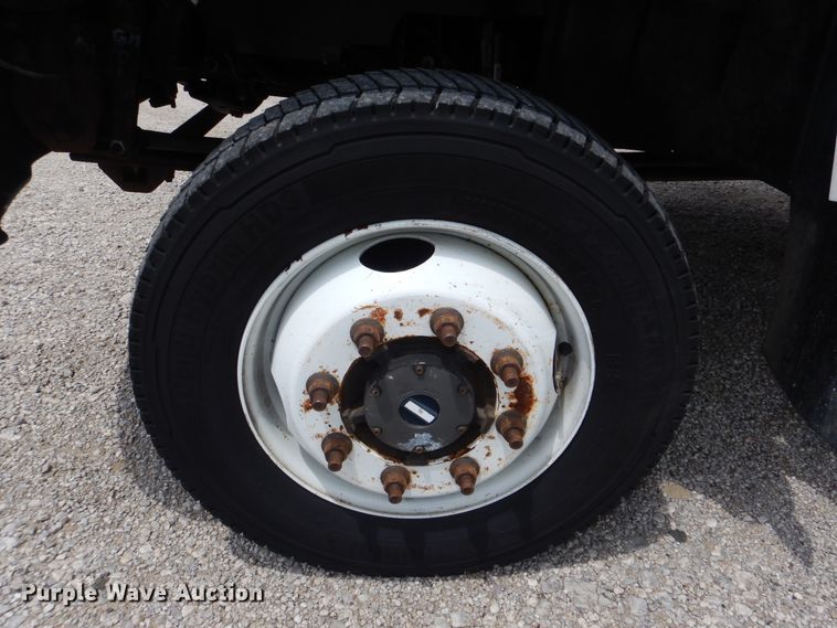 image for item GM9107 2008 GMC C5500  utility truck with crane