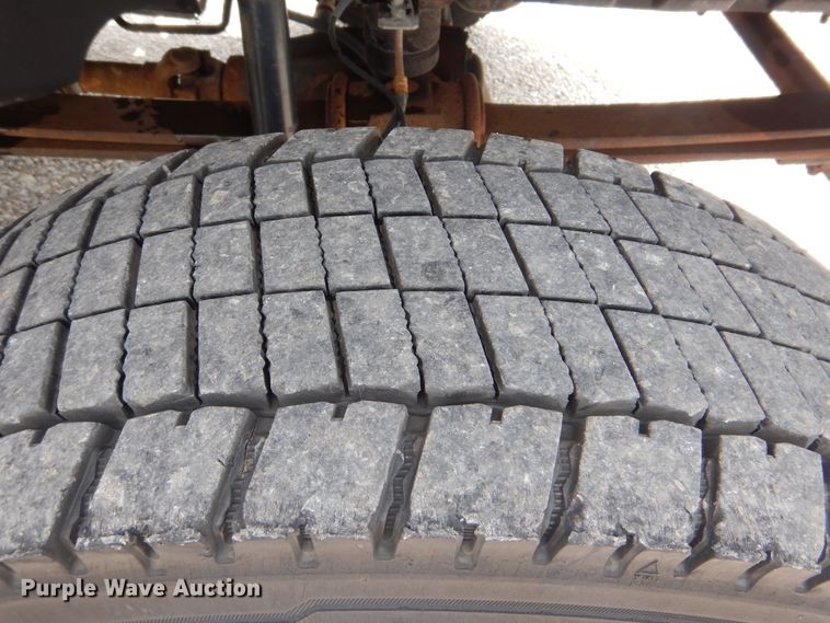 image for item GM9107 2008 GMC C5500  utility truck with crane