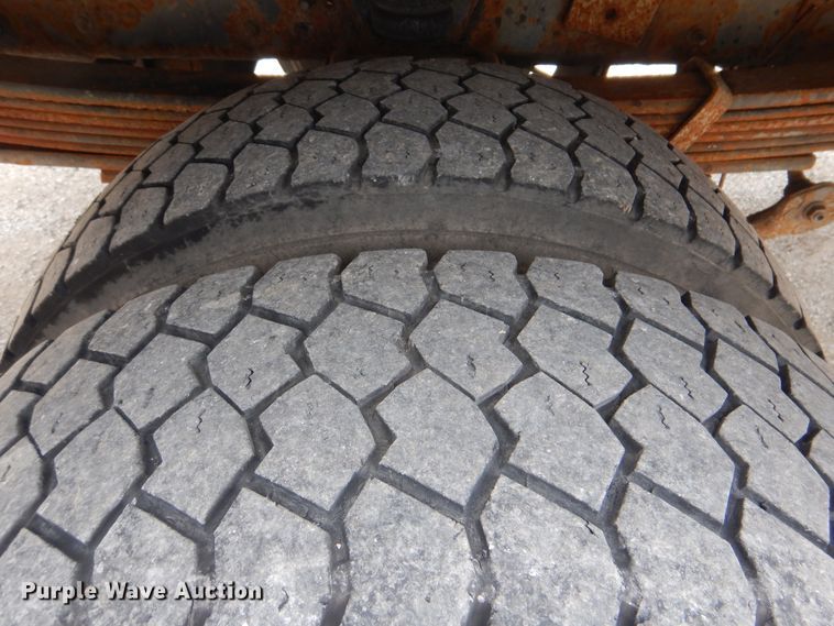 image for item GM9107 2008 GMC C5500  utility truck with crane