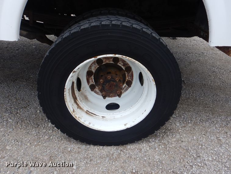 image for item GM9107 2008 GMC C5500  utility truck with crane