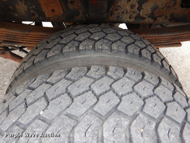 image for item GM9107 2008 GMC C5500  utility truck with crane