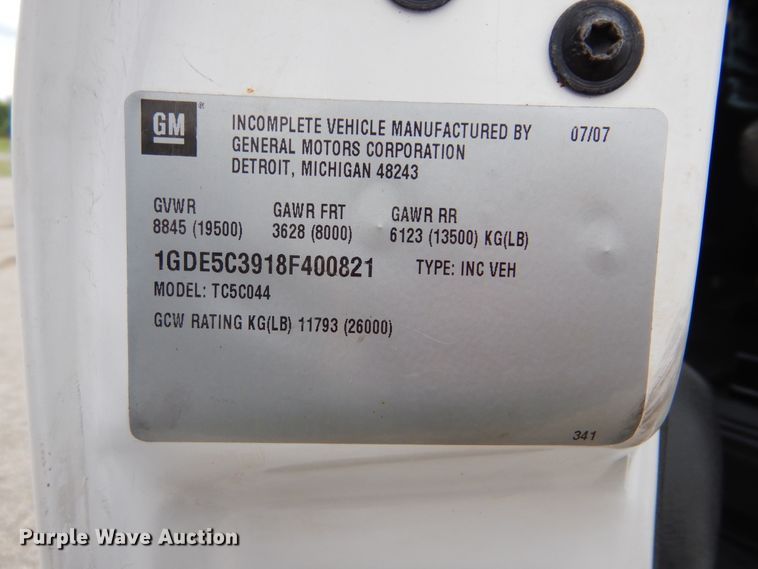 image for item GM9107 2008 GMC C5500  utility truck with crane