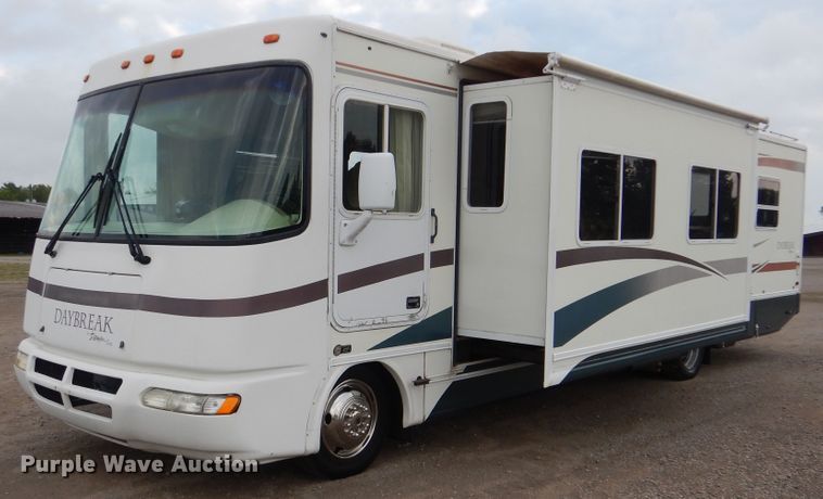 image for item GM9109 2002 Damon Daybreak  RV